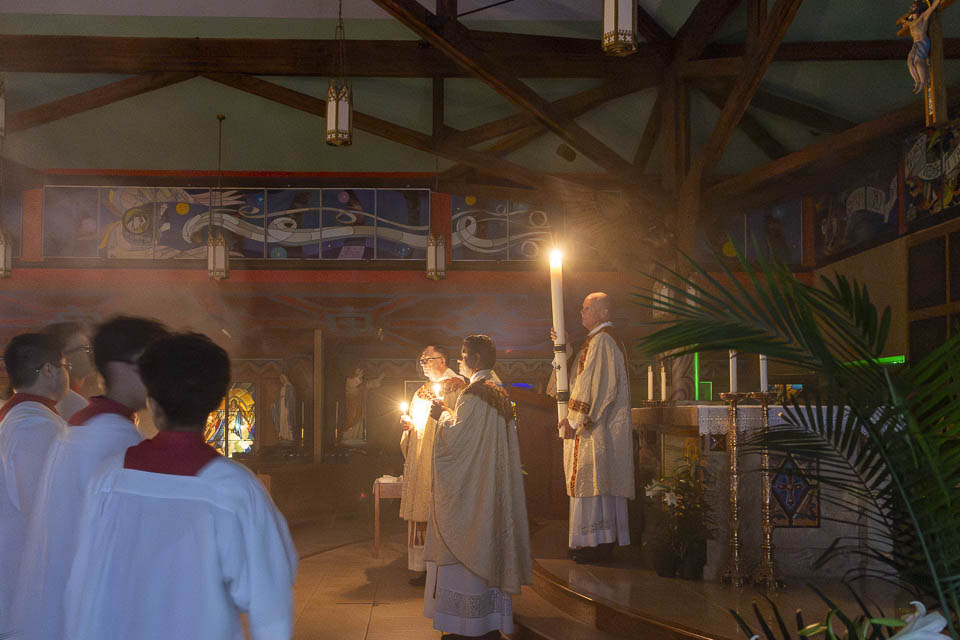 2026-StMary-EasterVigil (34 of 215).jpg